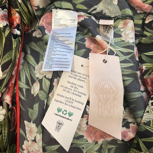 We are HAH Dress Womens Small wrap around Perfectly Tailored MIDI Dress Floral - Picture 12 of 12